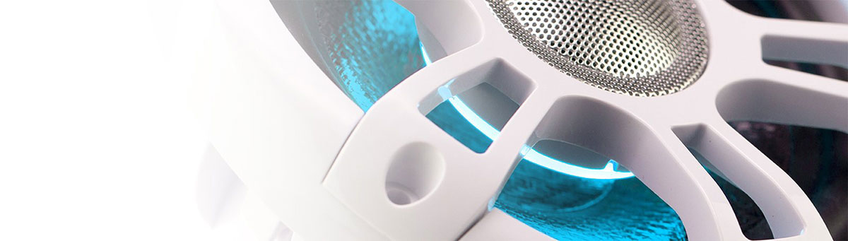 Перші в галузі морські динаміки від Fusion з CRGBW (холодний білий, червоний, зелений, синій, теплий білий) відображають безпрецедентний спектр кольорів