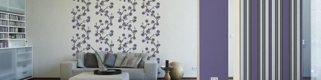 Коллекция комбинированных обоев в гостиную аметистового цвета из каталога "Esprit"