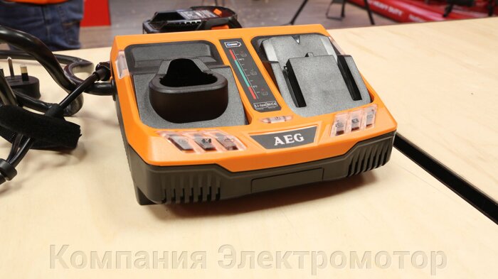 Зарядное устройство AEG BLK1218