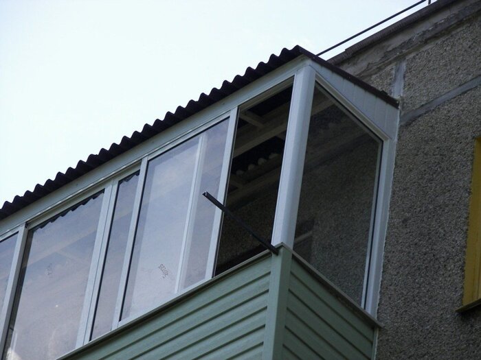 Ремонт крыши на балкон