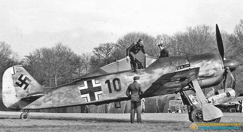 Focke Wulf FW190-1 Aces AZmodel AZ 7267 - фото pic_37b0c272a428262669a74cae1365bb81_1920x9000_1.jpg