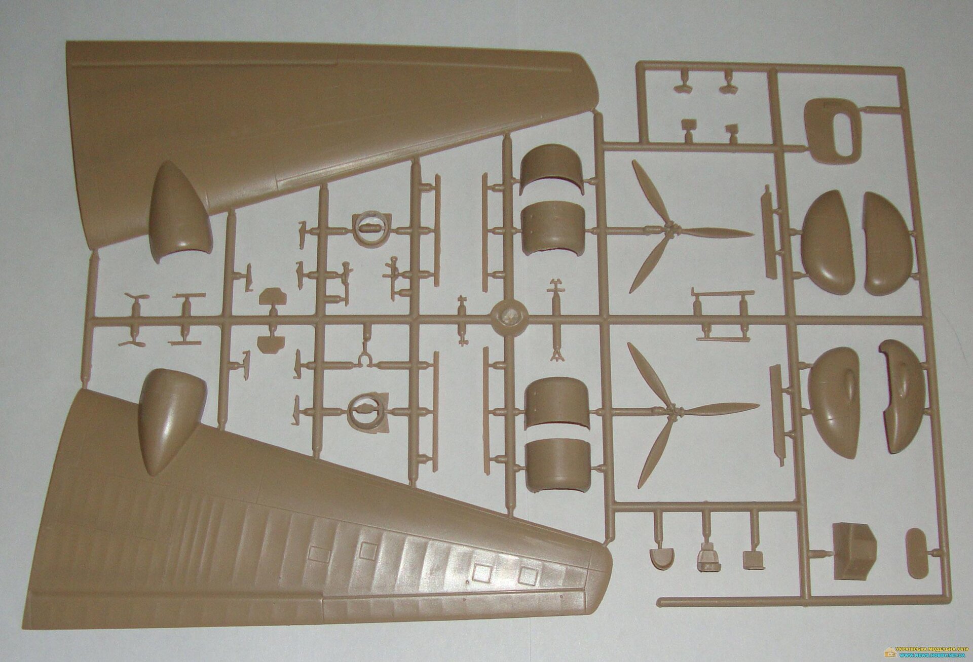 Handley Page Harrow Mk.II Valom 72057 - фото pic_b73ad66eca7ad718620d1f47c0f2719e_1920x9000_1.jpg