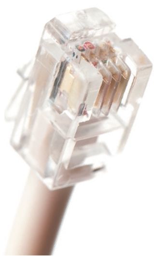 штеккер RJ-45 для подсоединения к компьютеру