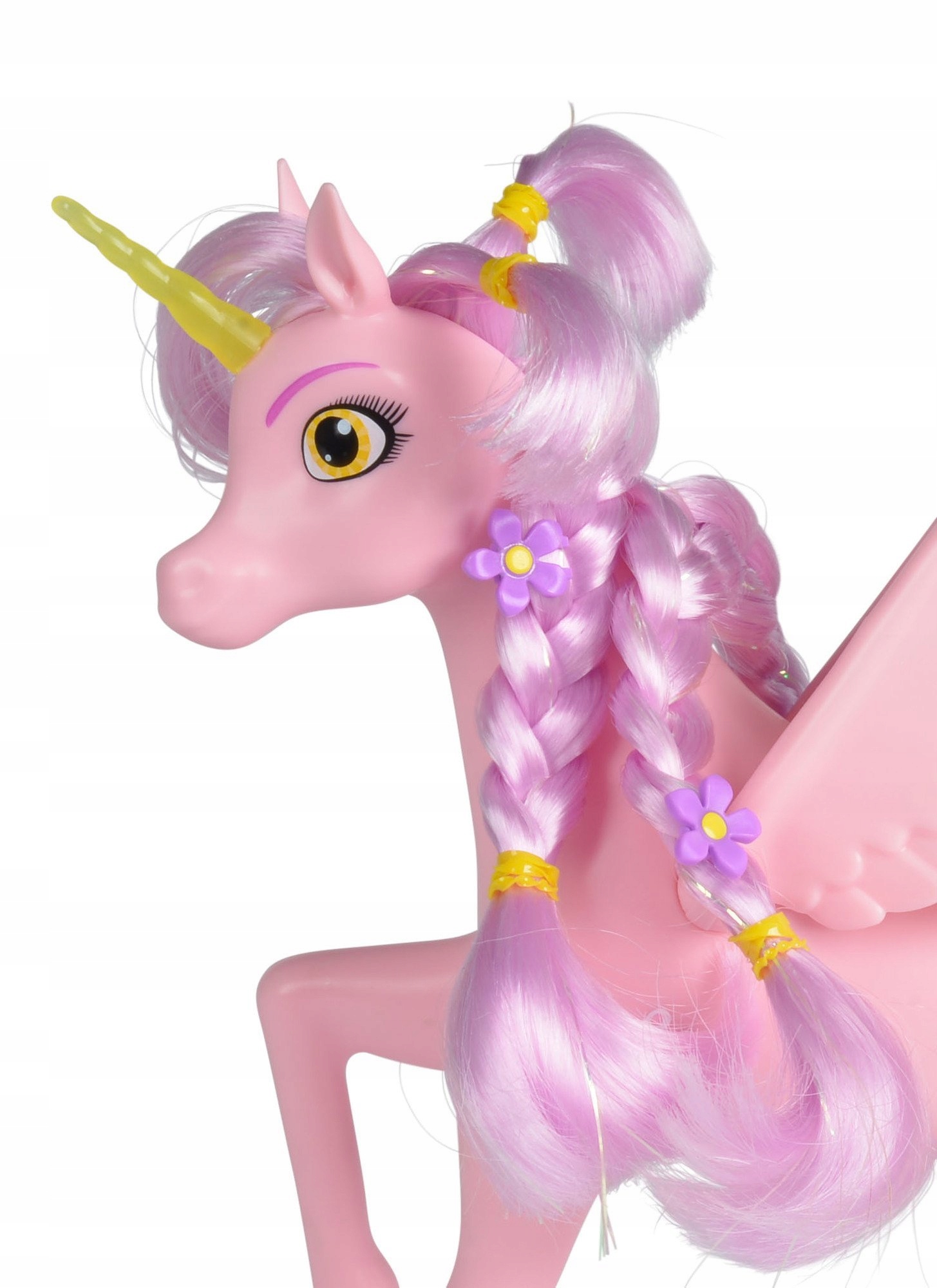 MIA AND ME UNICORN KYARA WITH MOVABLE WINGS + MANE BRUSH Матеріал: пластик
